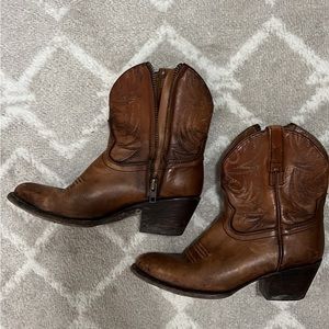 Ariat women’s western boots